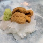 日本料理 TOBIUME - ⑤槍烏賊(福岡県芦屋産)
      産卵は初春～夏、旬は秋～冬、寿命1年
      少し寝かせた感じでしょうか、少しネットリつつも微かにハリのある身質、甘みと旨みのバランスも良いですね