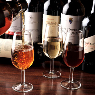 葡萄酒愛好者必看的豐富選擇，盡情享受多樣的搭配。