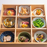 MOSS CROSS TOKYO - SHOKADO 9つの物語 シグニチャー "プティタプティ" 9つの豆皿料理