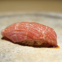 鮨 由う - 