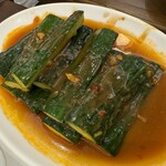 Kam's Roast Goose - 手拍青瓜