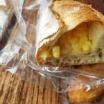 石釜パン工房 KIRARI - チーズフランス