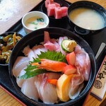 やまがや - 海鮮丼＆ミニ茶碗蒸し
