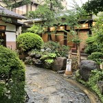 あつた蓬莱軒 - 素敵なお庭にワクワク感が高まります