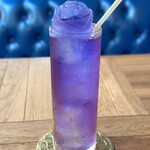 Leonids Cafe - バタフライピーティー（レモンを沈めると紫色に❤️）