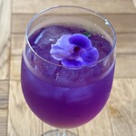 Leonids Cafe - トリニティ バタフライ（お花も美しい❤️）