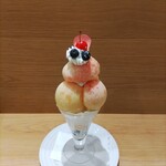 果実園リーベル - 桃のパフェ