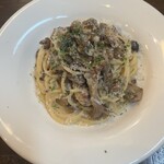 イタリカ - 色々きのこのクリームソース