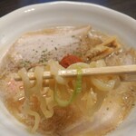 からみそラーメン ふくろう 福山店 - 極太のちぢれ麺