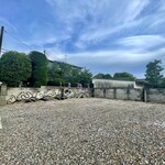 髙橋屋 - 古利根川とは反対側の
      道路の外にある駐車場♡