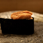 志げる鮨 - 羅臼の紫雲丹