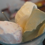 ジェラテリア ジェリーム - カマンベール、いちごミルク、ピスタチオ