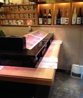 Niginigi Ichi - ネタケースの魚や職人の仕事を目の前に。立ち食いで江戸時代の屋台寿司の雰囲気を楽しもう