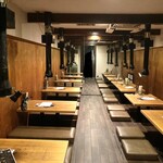 にくやくし - 2階はテーブル席