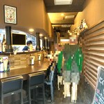 にくやくし - 1階はカウンター席