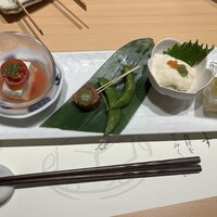 豆富料理と吟醸せいろ蒸し 八かく庵 大阪ステーションシティ店 - コースの付き出し