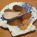 竹千代 - ⚪︎からすみ3年もの4年ものとくじら(お腹)、サバの粕漬け、甘エビの肝和え