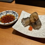 恵比寿 鮨 ふじまさ - メヒカリの唐揚げ
      
      2度揚げで骨までいただける
      ほわっとした身からジュワジュワと脂と旨みが滲み出てくる
      自家製ポン酢は強過ぎずたっぷりつけても美味しい