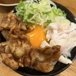 ようすけ 鶏煮亭 - 鶏皮TKG（350円）