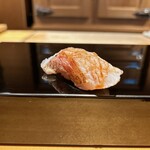 恵比寿 鮨 ふじまさ - ノドグロ
      
      握りの始まりは味の強い白身から
      