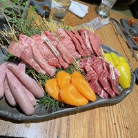 炭火焼肉 牛仁 一番町本店 - 