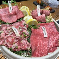 炭火焼肉 牛仁 一番町本店 - 