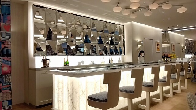 『ディオール&ラデュレの2大メゾンの世界を堪能できる贅沢なカフェ』by parisjunko : CAFE DIOR by LADUREE ...