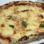 薪窯ナポリピッツァ ゴルゴン - マルゲリータ