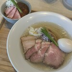 宍道湖しじみ中華蕎麦 琥珀 東京本店 - 