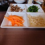 味覚園 - ナムル盛り合わせ