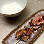 徳ㇵ本也 - ❾煮えばな
      〜滋賀のお米の煮えばな。大粒の玉蜀黍をたっぷり炊き込んだご飯は鮮やかな黄色が美しい。賀茂茄子のお漬け物に胡瓜の糠漬け。麩の赤出汁。