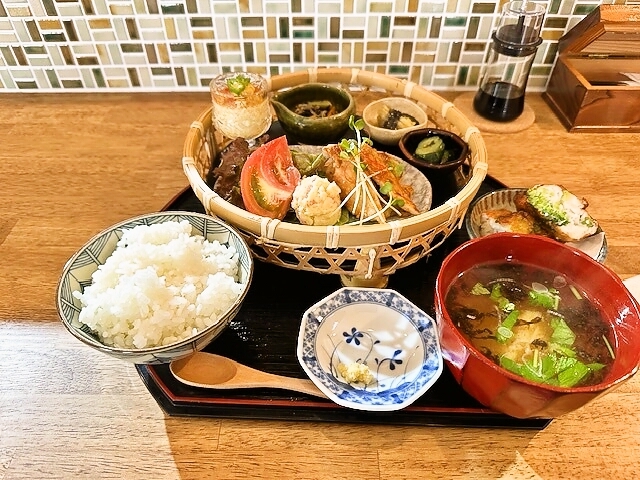 ちいさいもん（【旧店名】味噌汁とおむすび ちいさいもん） - 川東（食堂）の写真