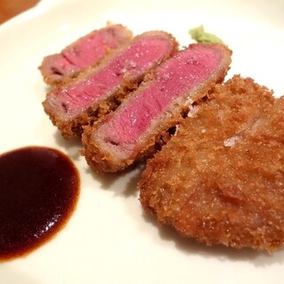 自慢のビーフカツレツや和牛100%ハンバーグ。人気料理の数々