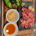 炭火焼肉 久 - 