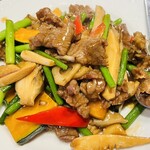 盤古茶屋 - 牛肉の薄切りオイスターソース炒め