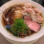 MENSHO - 醤油雲吞麺