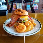 3Rings - ベーコンチーズバーガー、パティはビーフ、サイドはポテト