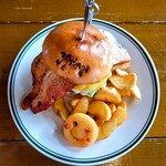 3Rings - ベーコンチーズバーガー、パティはビーフ、サイドはポテト