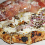 Motive Pizzeria E Caseificio - ２０２４年６月再訪：フンギ3種と熟成ラード☆