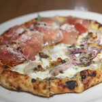 ２０２４年６月再訪：フレッシュモッツァレラとパルマ生ハム＆スーマック ＆ フンギ3種と熟成ラード☆