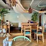 コロボック - オシャレな雰囲気のくつろぎ空間