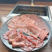 焼肉うしごろ 新宿三丁目店 - 
