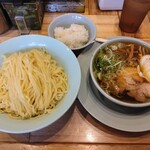 シンちゃんラーメン - もり中華＋ライス(無料)
