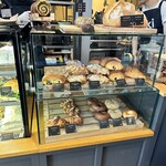 イキ ロースタリー&イータリー - パン