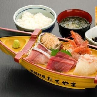 新鮮で活きのいい魚を生け簀から！お子様にもお喜び頂いています