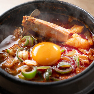 手作りにこだわる韓国料理◆自家製豆腐が決め手の絶品スンドゥブ