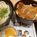 資さんうどん 尼崎アマドゥ店 - ミニカツとじ丼