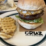 CRUZ BURGERS & CRAFT BEERS - 