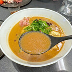 Japanese Soba Noodles 蔦 - 「蔦のトリプル スープに、北海道産味噌・徳島県産豆味噌・白味噌にワイン、胡麻ペースト他調味料を合わせ独自のブレンド」と言うスープ