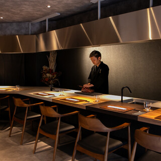 【全6席】ライブ感も魅力の和モダン空間で寛ぐ、至福のひと時を